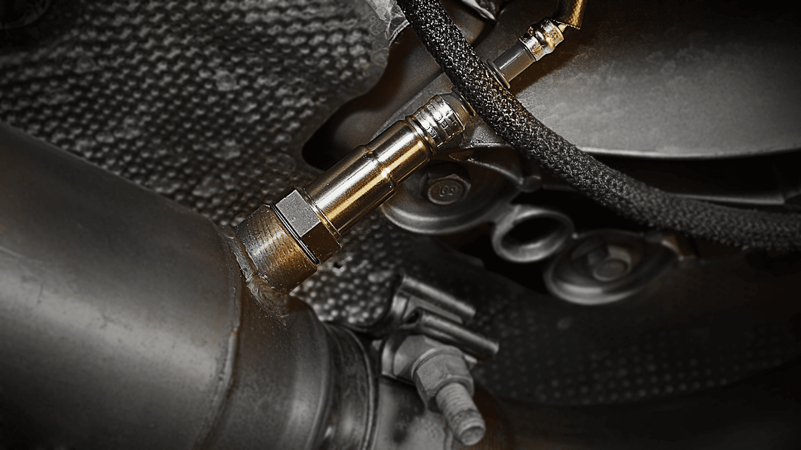 Catalisador com sonda para automóveis